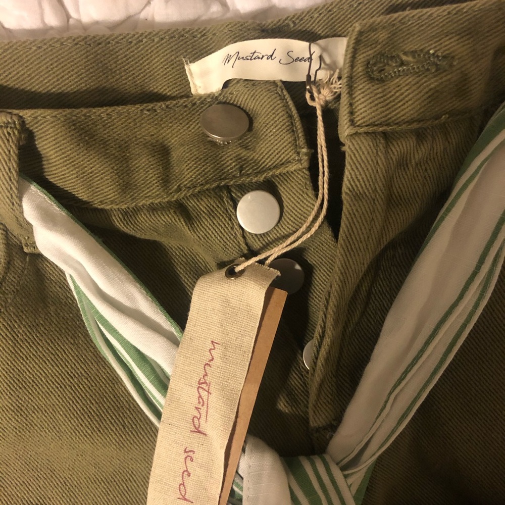 Distressed mini shorts - Picture 2 of 3